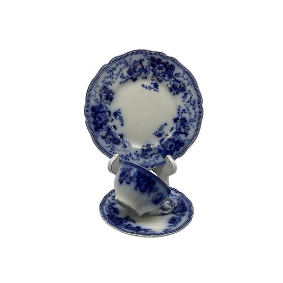 Johnson Bros. Richmond Flow Blue Gilt Floral 9" Plate and Cup an Saucer Set - Picture 1 of 16